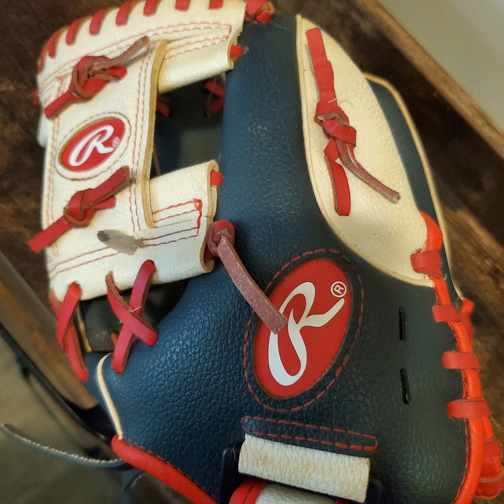 Rawlings RH Size 11  Kids Baseball Glove - Red, White And Blue
